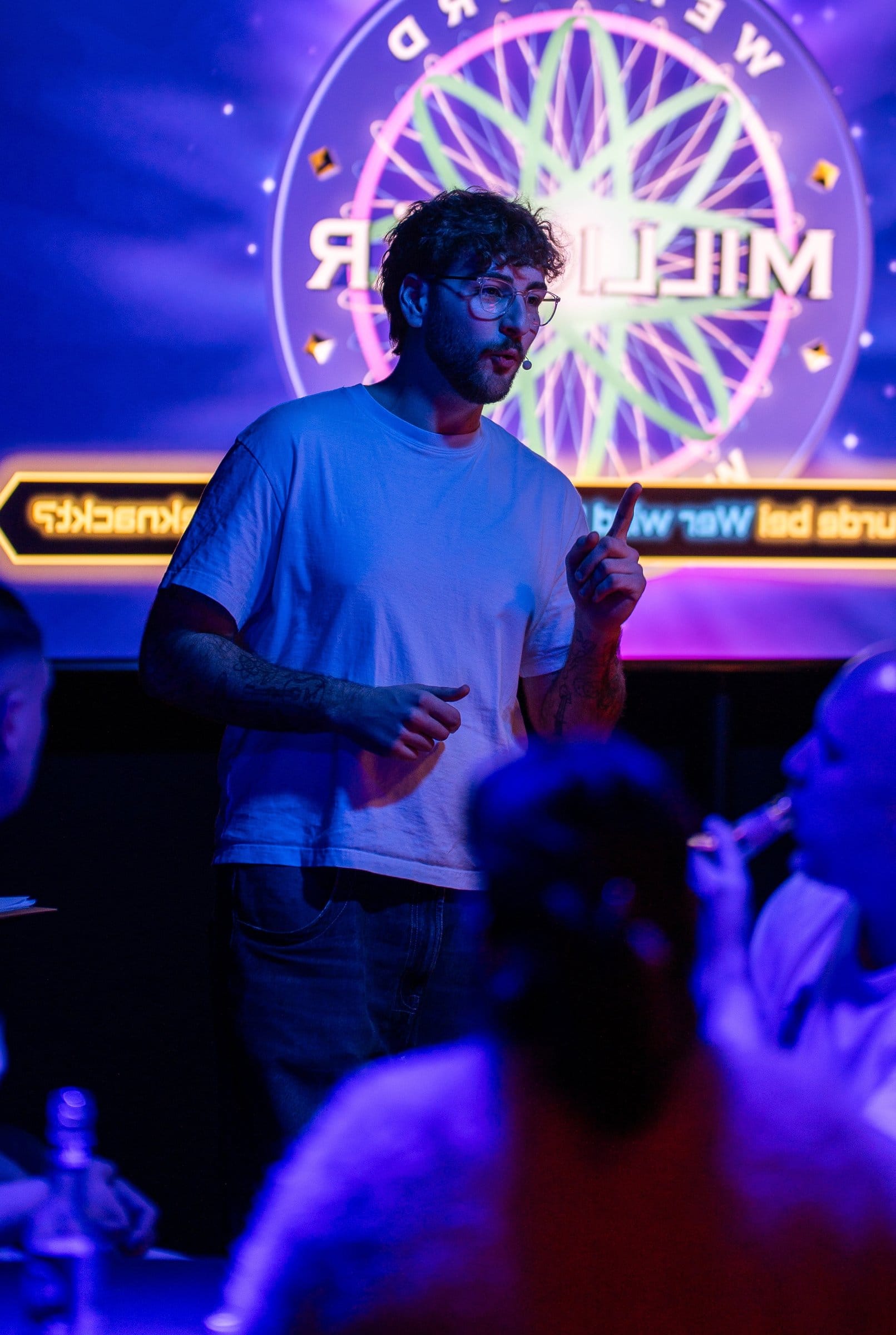 Sascha moderiert live vor Wer wird Millionär Screen